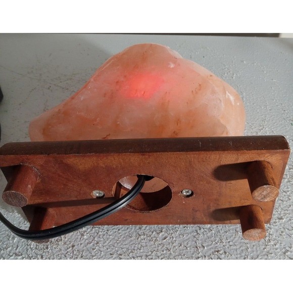 Mocking Hand Crafted Heart Shaped Salt Lamp - Picture 7 of 12